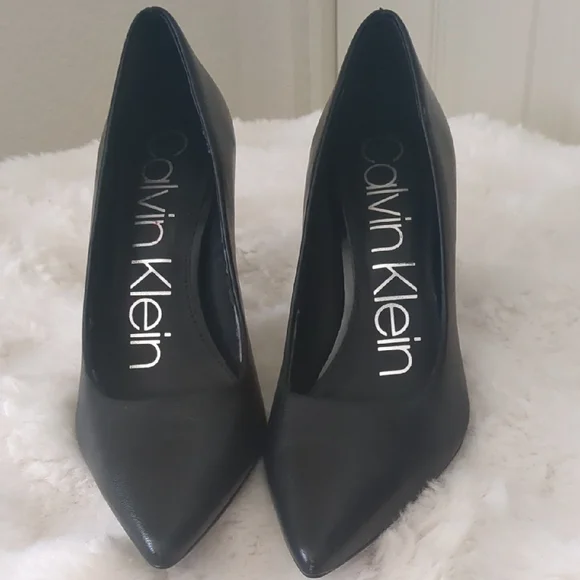 Calvin Klein Black Heels with Pointed Toe and Stiletto Design - Picture 1 of 6